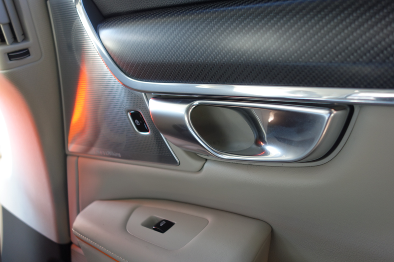 Illustration for article titled The Volvo V90 Cross Country Has Orange Seatbelts and a $3,300 Cargo Box and I Love It